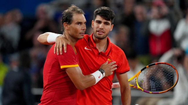 Alcaraz avanza solo en el adiós del dobles con Nadal