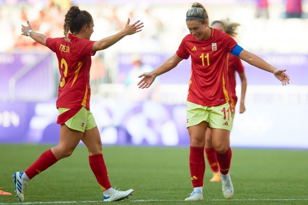 Athenea y Alexia atan el pleno en la fase de grupos de una España muy favorita en París