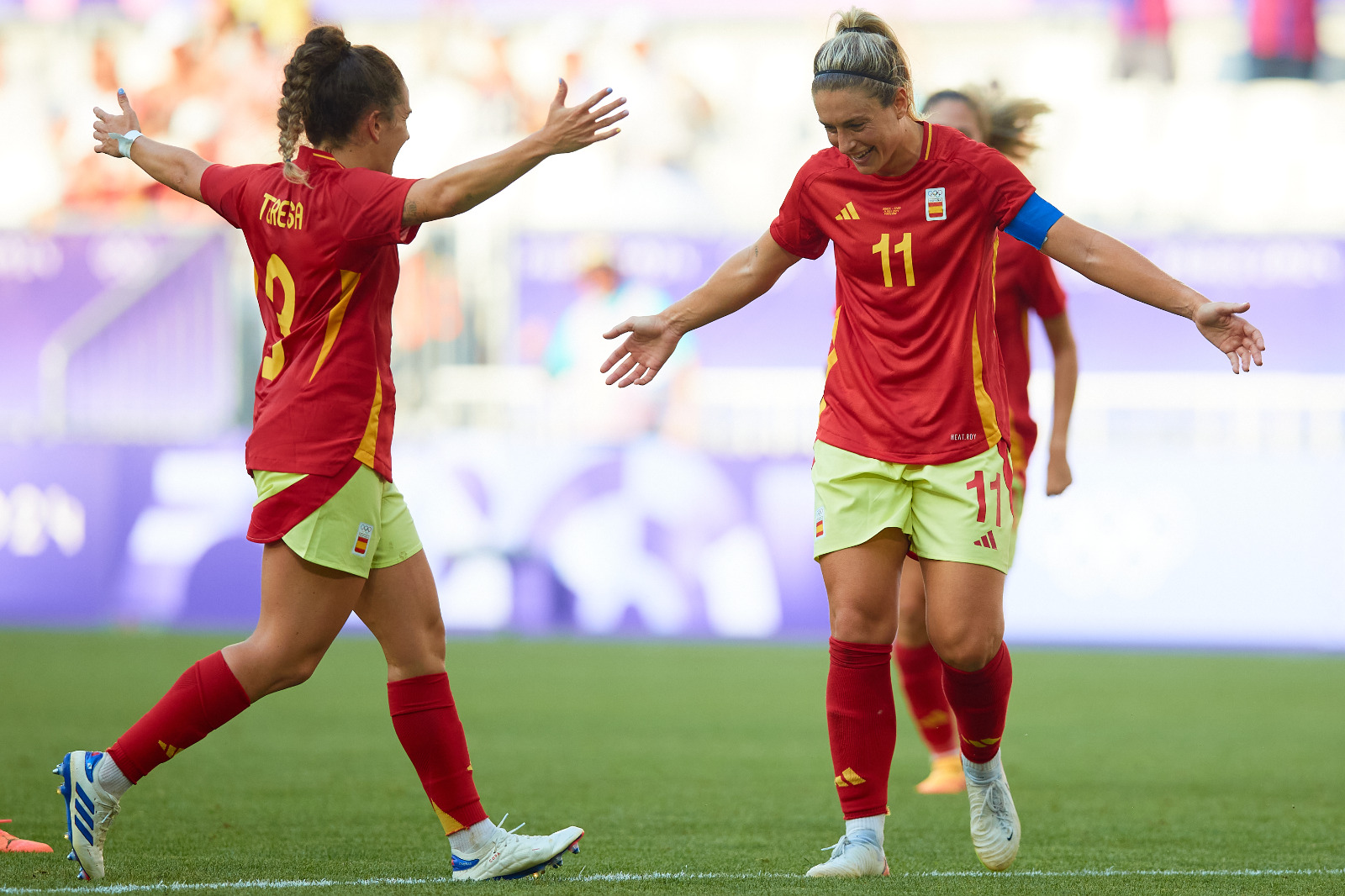 Athenea y Alexia atan el pleno en la fase de grupos de una España muy favorita en París