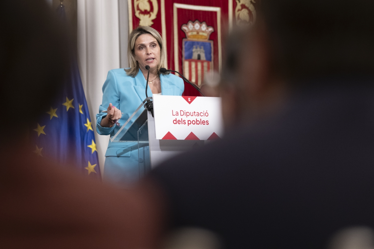 La presidenta de la Diputación, Marta Barrachina, en la Cumbre de Alcaldes.