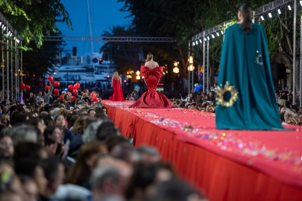 Alicante analizará la permanencia del desfile de candidatas a Bellesa del Foc en La Rambla