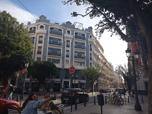 El Ayuntamiento se alía con diseñadores para crear un modelo de terraza urbana sostenible