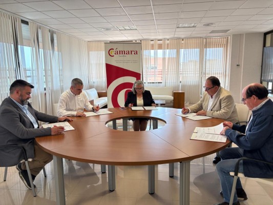 La Cámara de Comercio de Castellón firma un nuevo convenio con Grupos de Acción Local por el turismo rural 