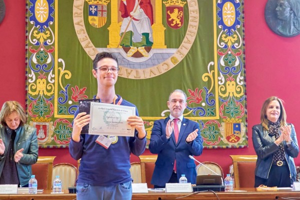 Un alumno del IES Jaume I de Burriana obtiene una medalla de oro en la Olimpiada Española de Física