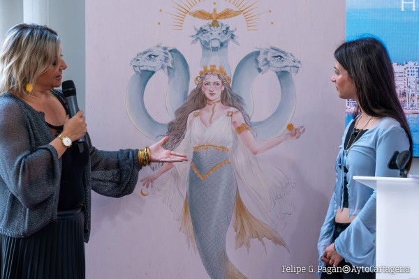 La artista Clara Ledo representa el mito de Qarthys y la Primera Sirena, guardianes del puerto de Cartagena