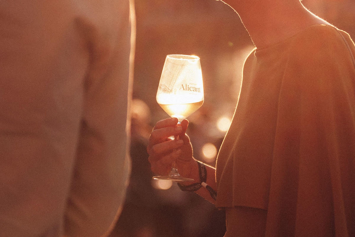 La DOP Alicante descorcha su noche más esperada: vuelve Winecanting el 21 de mayo