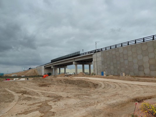 Adif estrena en Torre Pacheco un nuevo puente en la RM-51 para vehículos y peatones