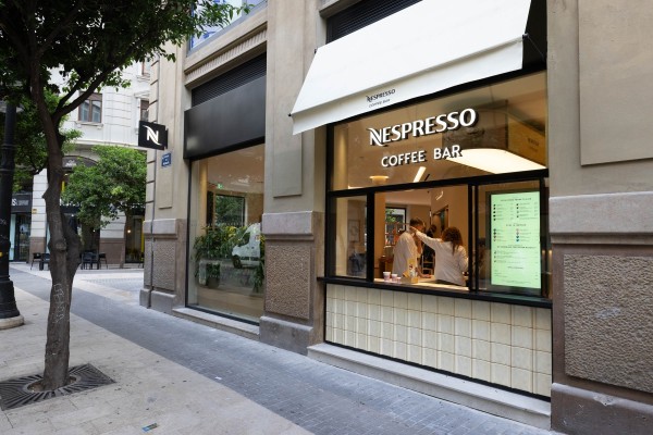 La primera cafetería de Nespresso se abre en Valencia