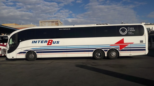 Los conductores de autobús de la Región reducen las horas de trabajo y actualizarán su salario con el IPC