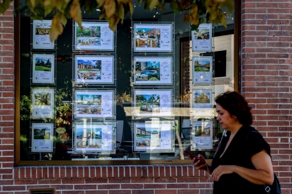 La compraventa de viviendas retrocede un 7,7% en febrero, hasta las 55.228 unidades, según notarios