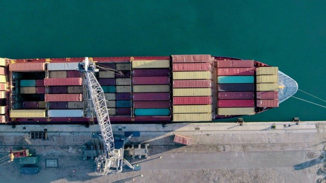 Los precios de exportaciones industriales suben un 1,2% en marzo tras siete meses de caídas