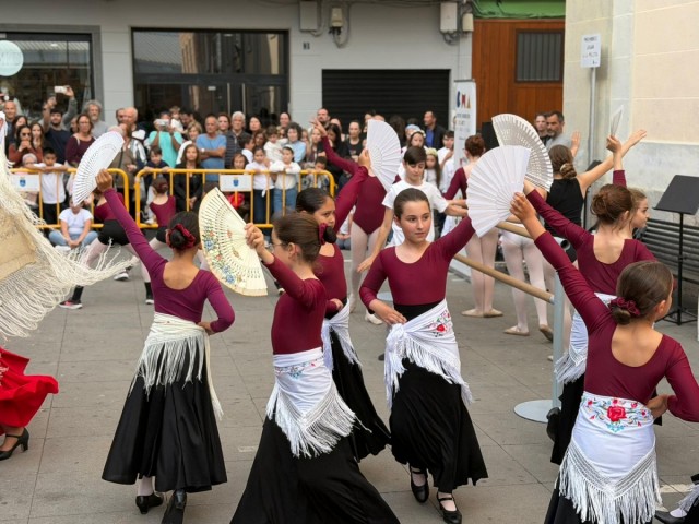 Burriana pone fin a 'En abril, danzas mil' con la conmemoración del Día Internacional de la Danza