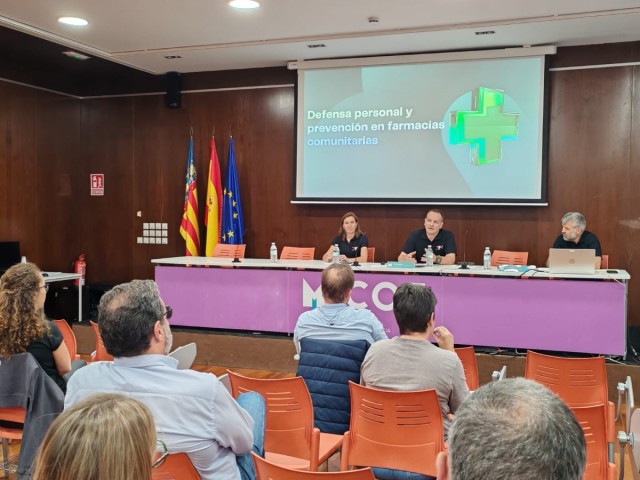 Los farmacéuticos valencianos se forman para reforzar su protección y actuar ante situaciones de riesgo