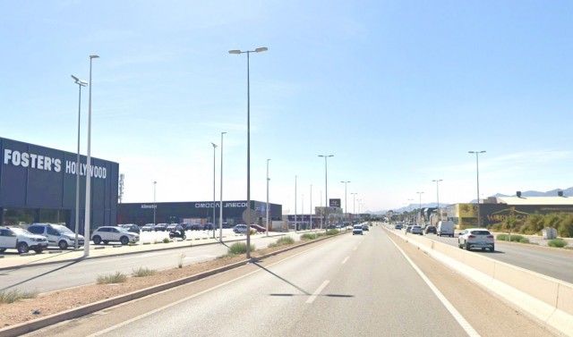 Elche inicia otra modificación del PGOU para priorizar el uso comercial en la carretera de Crevillent