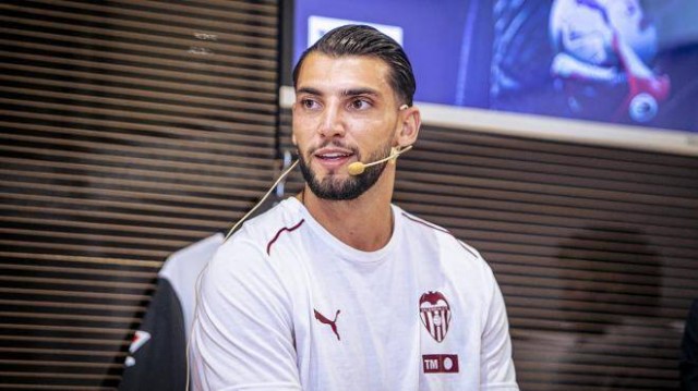 El futbolista murciano Rafa Mir, inscrito por el Valencia en LaLiga 