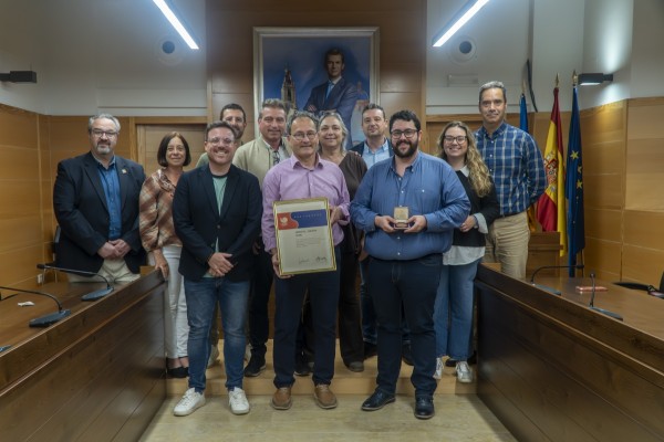 El ex ciclista olímpico en Seúl 1988, Agustín Sebastiá, cede su medalla y diploma a Nules