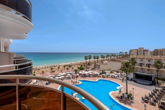 El avance del turismo extranjero en los hoteles de Castellón: roza el 22% este agosto con Reino Unido y Francia a la cabeza