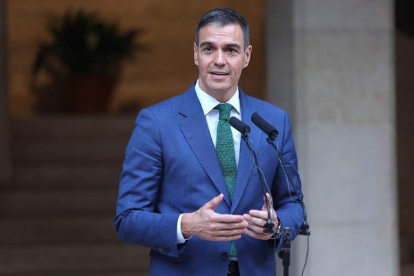 Las acusaciones del 'caso Begoña Gómez' se querellan contra Sánchez por malversación