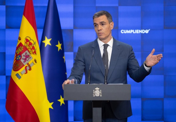 Sánchez dice que su querella contra Peinado defiende la institución de la Presidencia y sus 