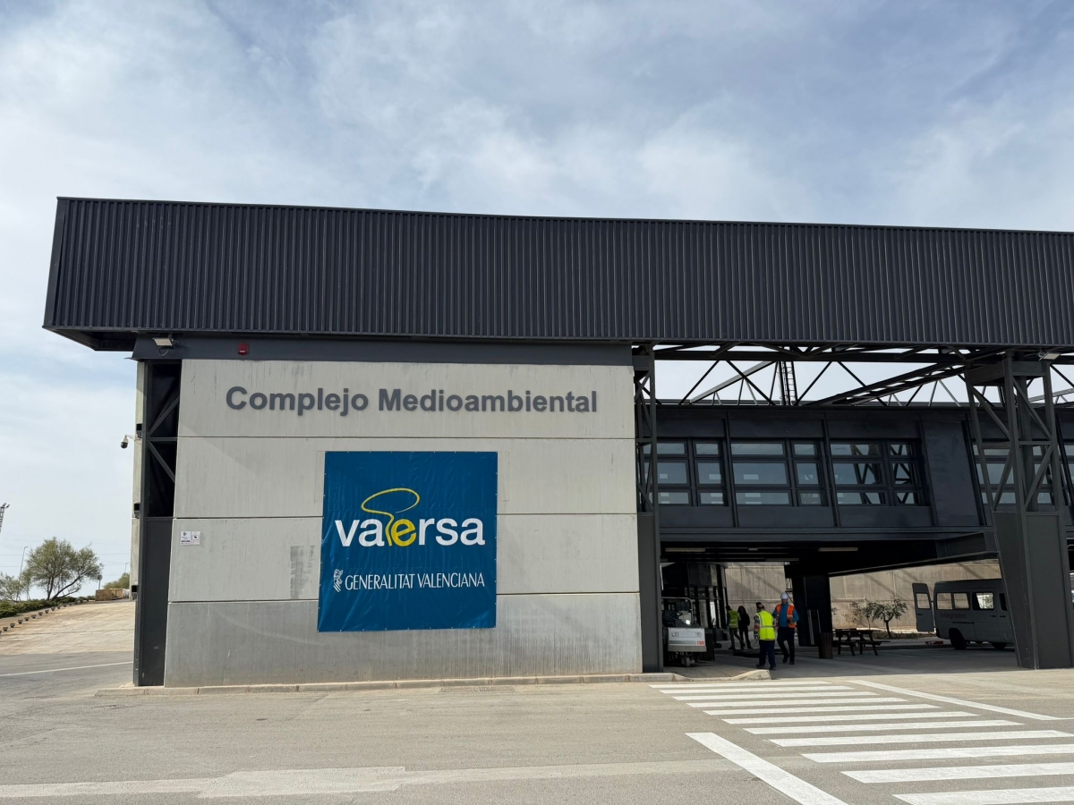 El Consell obliga a la planta de Villena a asumir 20 toneladas diarias extra por el incendio de Onda