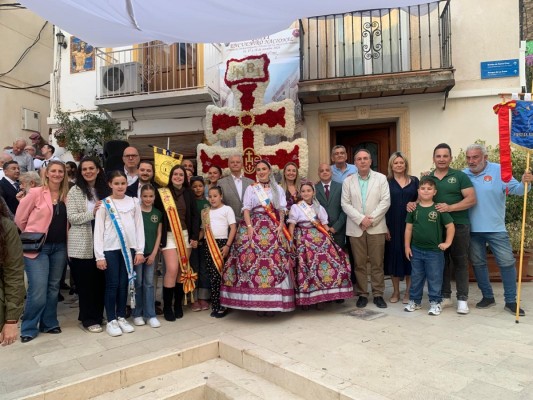 El barrio alicantino de Santa Cruz abre las fiestas de las Cruces de Mayo