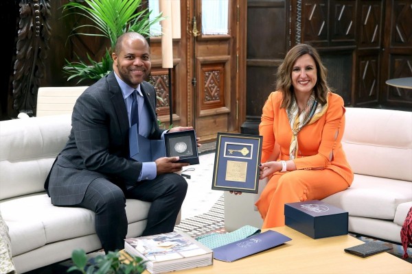 València y Dallas estrechan relaciones empresariales y culturales