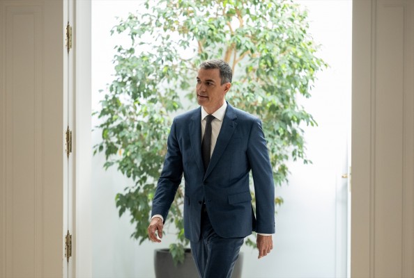 Sánchez anuncia un nuevo acuerdo en pensiones parcial y activo con la patronal y los sindicatos