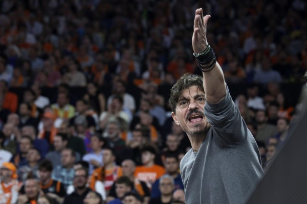 El presidente del Panathinaikos Giannakopoulos no podrá asistir a los tres próximos partidos de su equipo