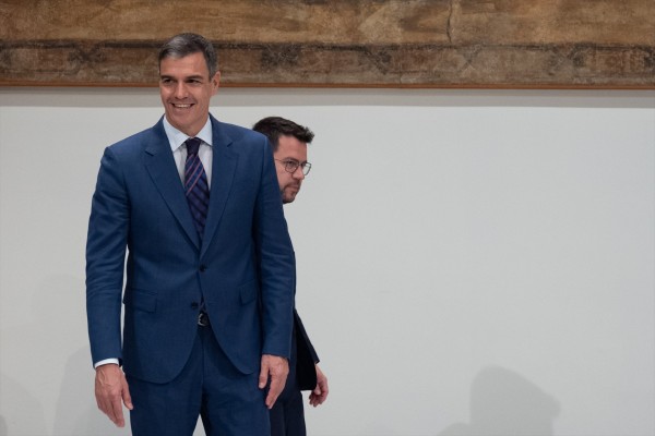 Sánchez cede del todo ante ERC: permite el Cupo catalán para hacer presidente a Illa