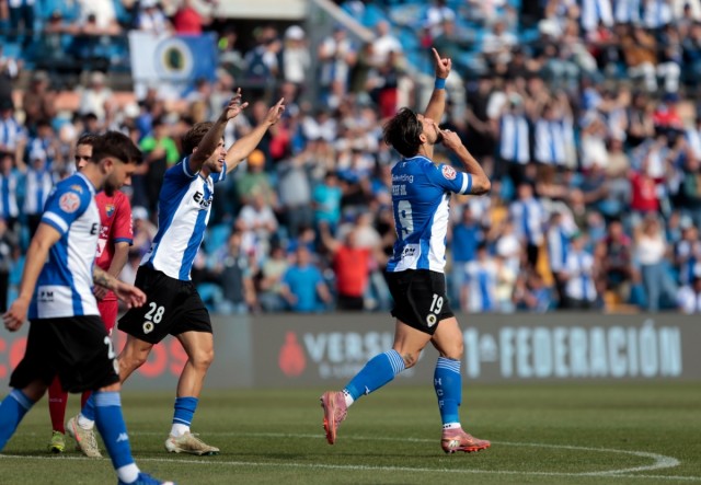 Sin red y contra la realidad: el Hércules CF se juega lo poco que le queda en casa de un Villarreal CF B lanzado