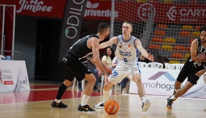 El Caesa vuelve a caer, 72-82 ante el Palencia, y se jugará la permanencia en Burgos