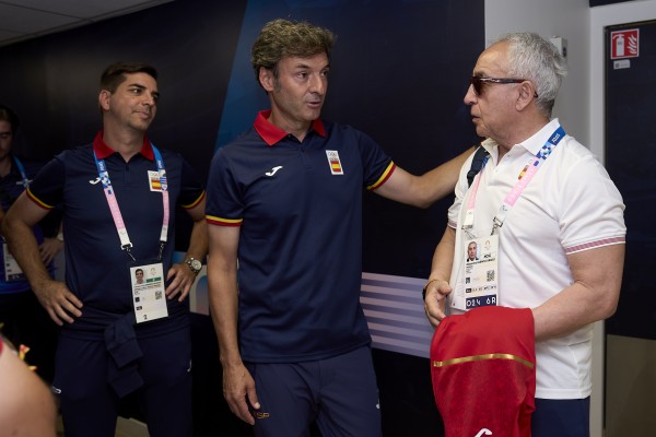 Santi Denia: “Si tenéis que hacer una crítica, que sea a mí”
