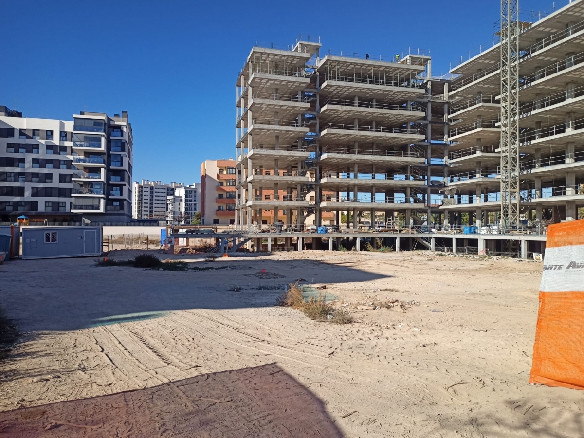 Pequeño arreón inmobiliario en Elche con 42 viviendas en tres promociones en centro, Altabix y El Pla