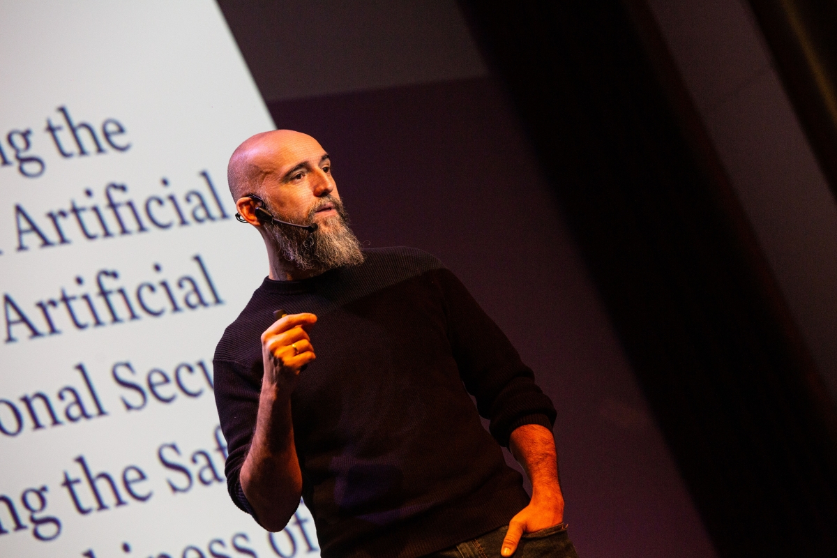Jon Hernández analiza en Alicante el impacto real de la IA en la empresa en el Cámara Business Club