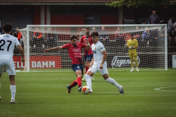 Derrota del VCF Mestalla en la visita a la UE Olot (2-0)