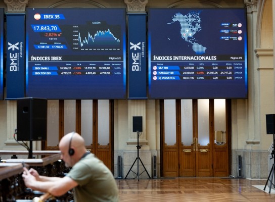 El Ibex 35 se da la vuelta en la media sesión y cae cerca de un 2% con el petróleo en 110 dólares