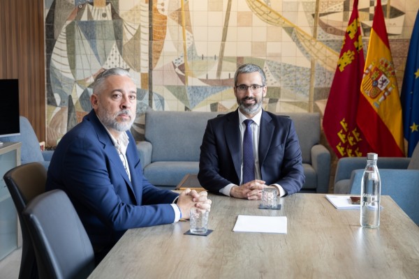 El delegado anuncia que la Guardia Civil levanta acta en Santomera por ordenar la prohibición del paso de camiones: 