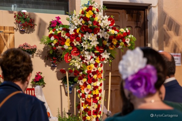 Las Cruces de Mayo llenan Cartagena y disparan la actividad hostelera un 60% por encima de lo habitual