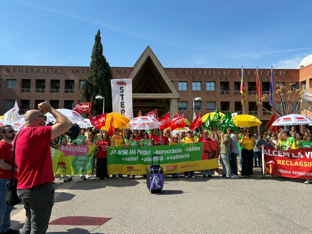 Educación fija los servicios mínimos para la huelga indefinida en los centros docentes públicos a partir del 11 de mayo