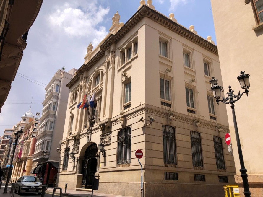 Ahora sí: el Sabadell escucha ofertas por otras sedes de Alicante; Suma insiste en comprar San Fernando 