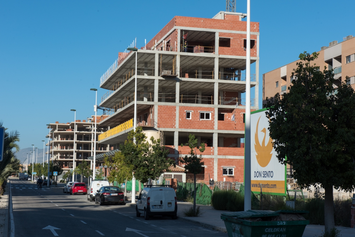 Elche registra la mayor caída de construcción de viviendas en la provincia en este 2026