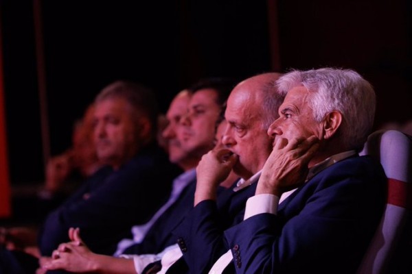 La Asamblea de la RFEF reduce el sueldo de Pedro Rocha a la mitad