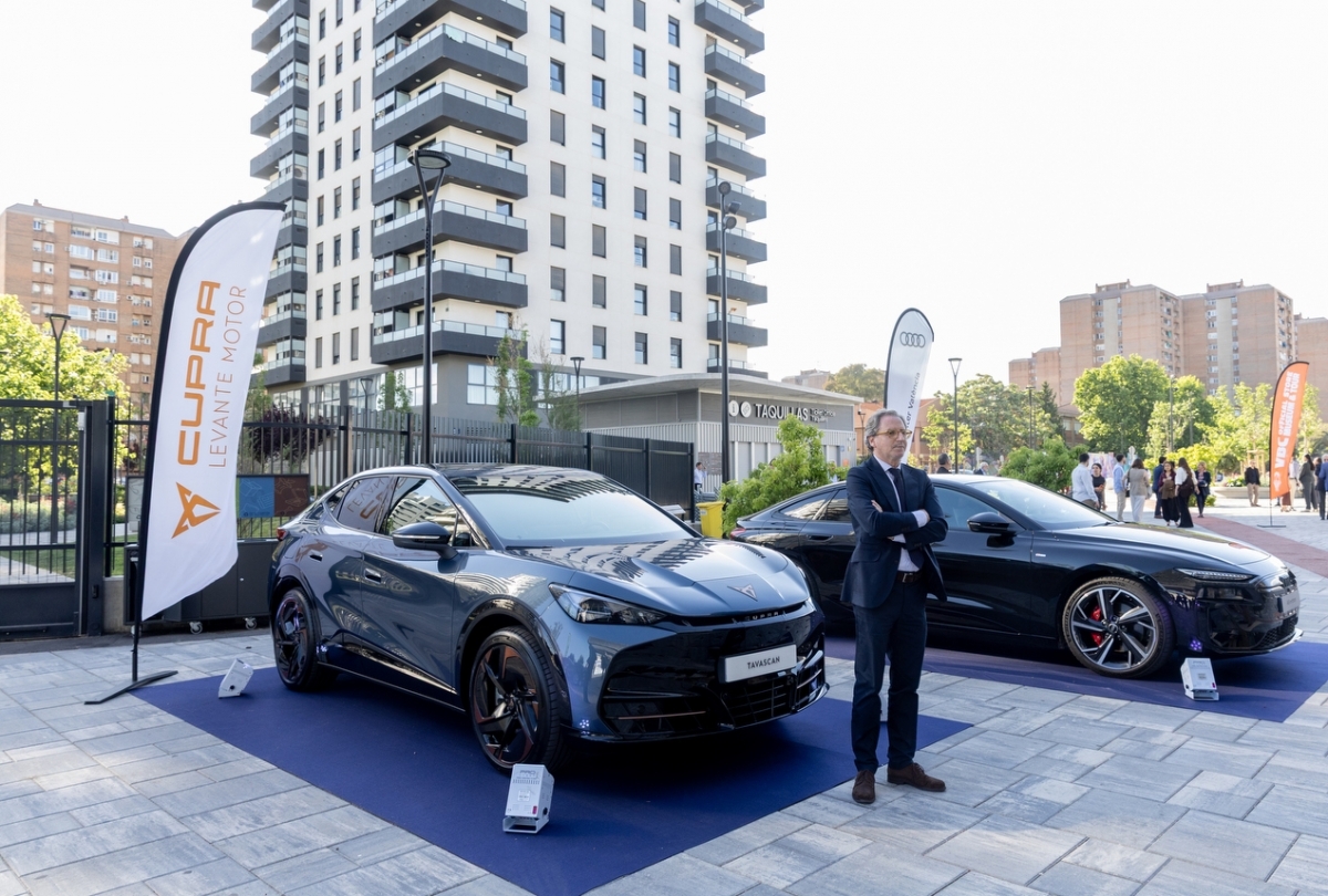 Los modelos de Audi Center Valencia y Skoda Autocenter brillan en el 16º aniversario de Valencia Plaza
