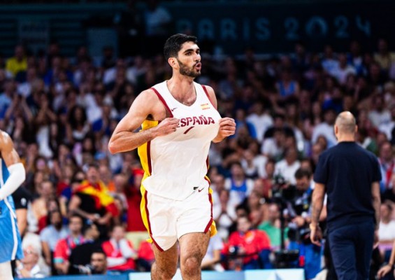 España, liderada por Aldama y Llull, frena a Antetokoumpo y sigue viva