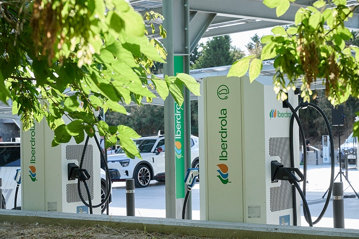 Iberdrola construirá junto a la AP-7 en Valencia la mayor estación de recarga de vehículos