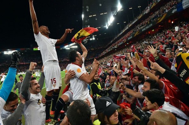 Coke hace reaccionar al Sevilla para proclamarse pentacampeón