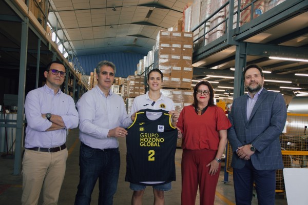 La joven exterior barcelonesa Txell Alarcón renueva con el Hozono Jairis