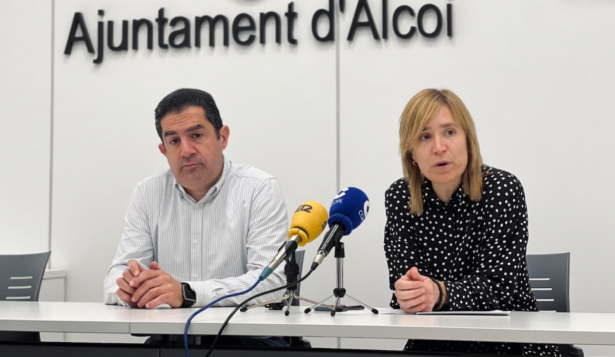 El alcalde y la edil de Cultura han hablado de la situación del Teatre Principal.