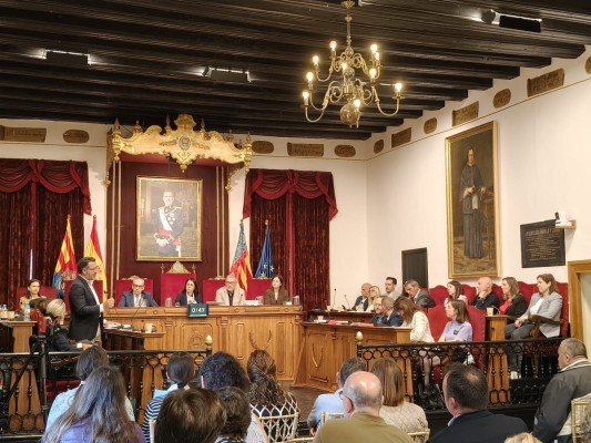 Vuelve el pleno de Elche: pugna por la situación económica, Clarisas BRL... y Vox llama 