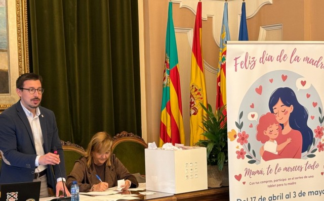 Más de 2.000 castellonenses participan en el sorteo de dos tablets por la campaña comercial del Día de la Madre